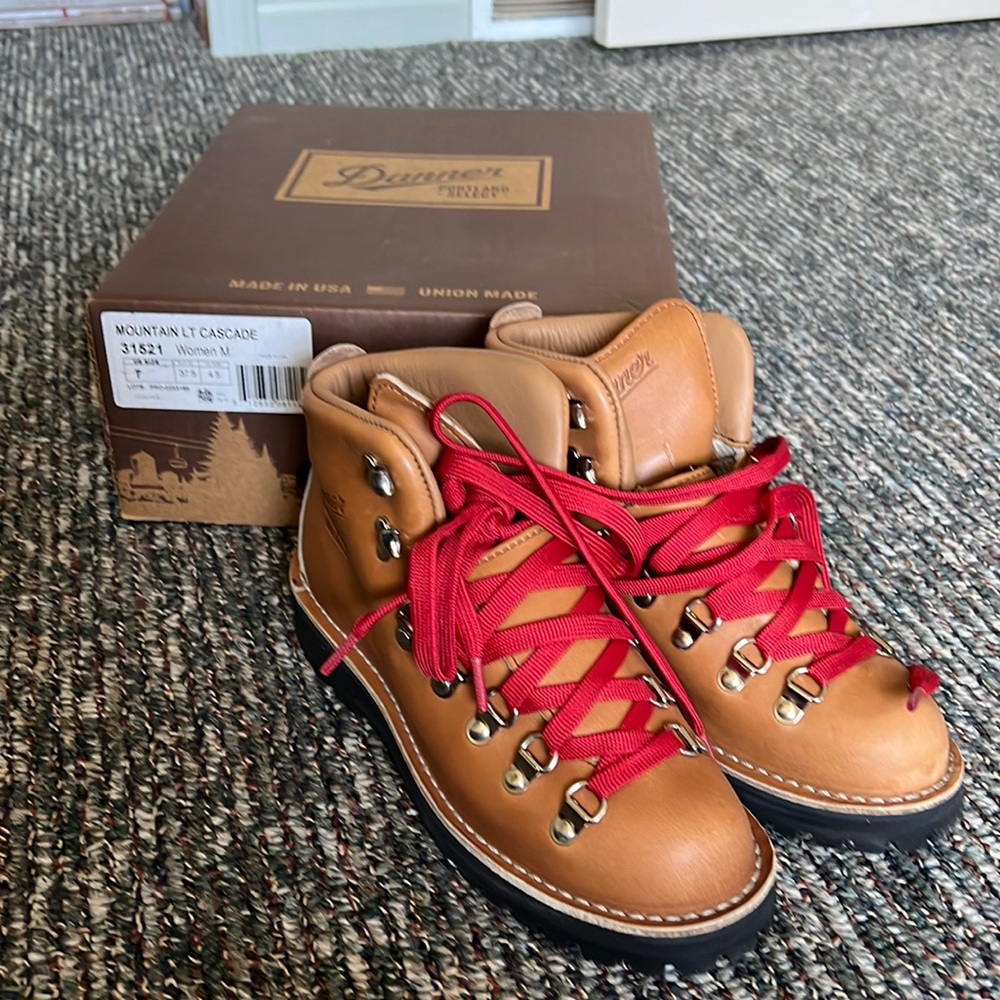 Danner Lace Up Boots Brown and Tan with Vintage Design